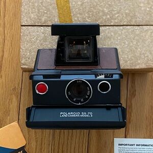Polaroid SX-70 Land Camera Model 3 - Ebony Black and Brown Leather